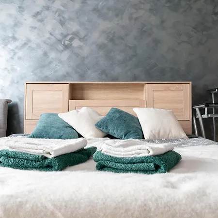 Tammsaare Residence- 4 Rooms, Free Parking Apartment Parnu