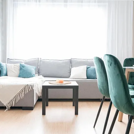 Tammsaare Residence- 4 Rooms, Free Parking Apartment