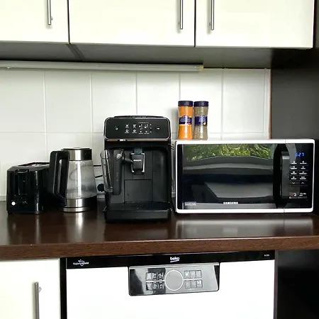 Tammsaare Residence- 4 Rooms, Free Parking Apartment