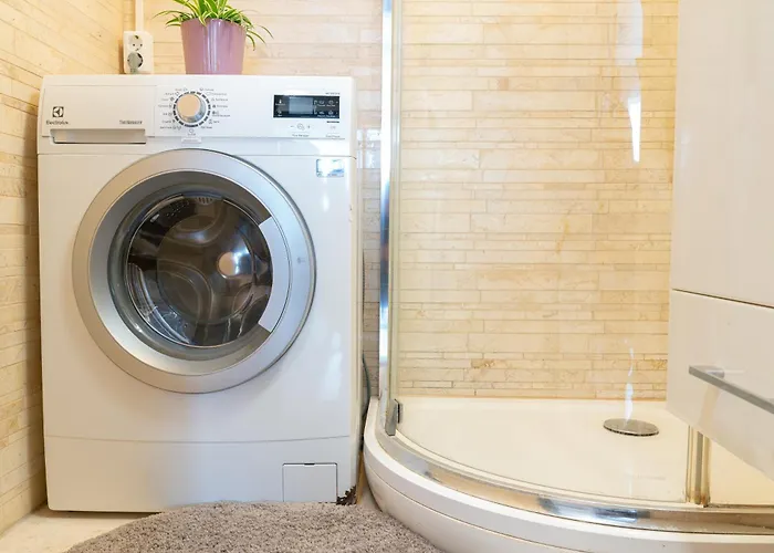 Tammsaare Residence- 4 Rooms, Free Parking Lägenhet